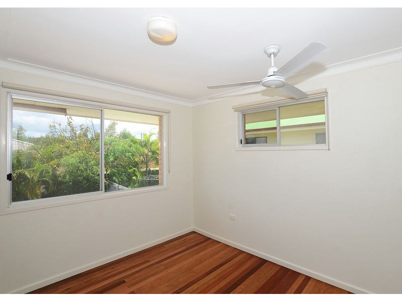 33 Holiday Parade, Scarness QLD 4655