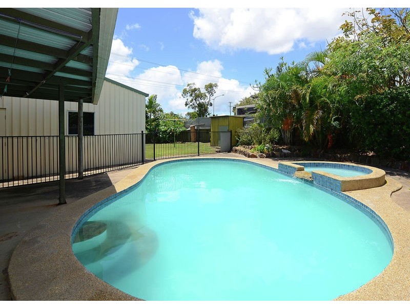 33 Holiday Parade, Scarness QLD 4655