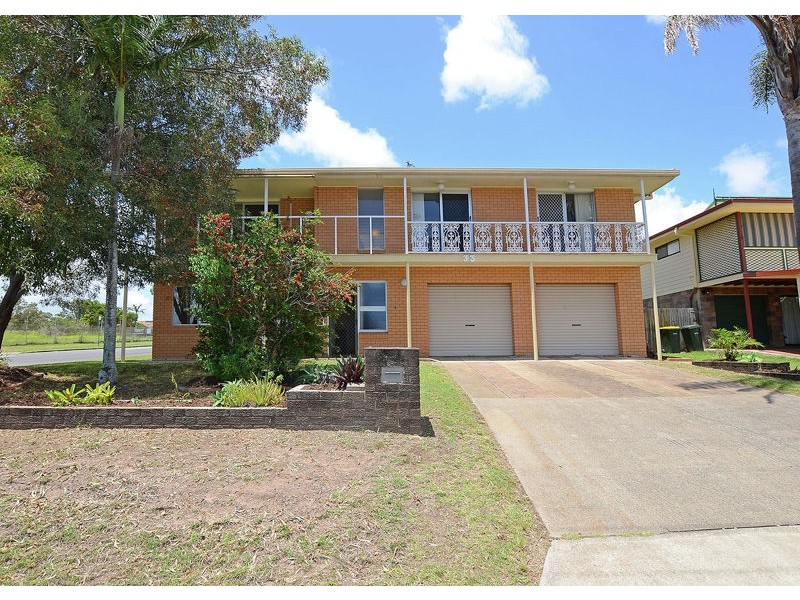 33 Holiday Parade, Scarness QLD 4655