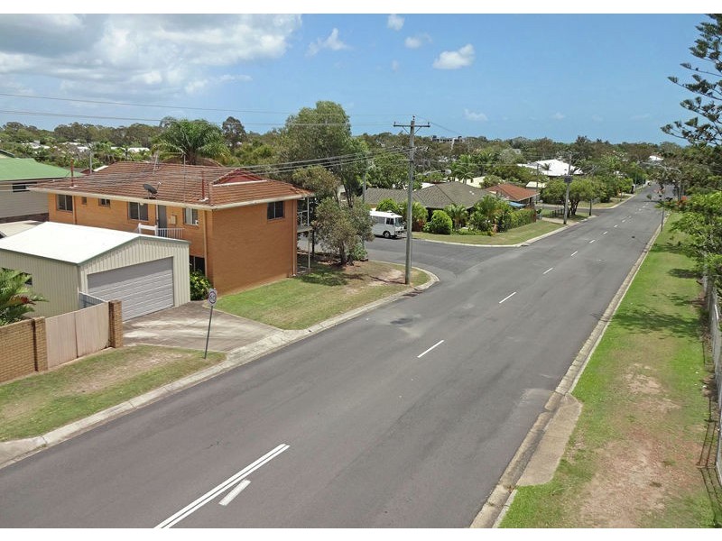 33 Holiday Parade, Scarness QLD 4655