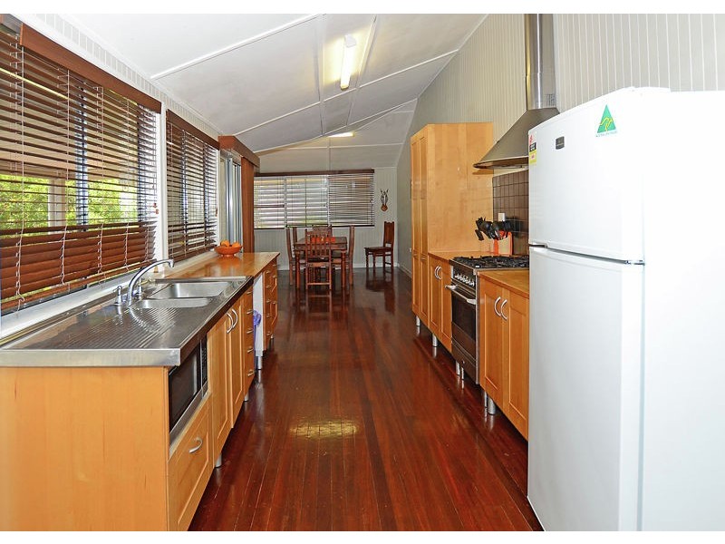 532 Esplanade, Urangan QLD 4655