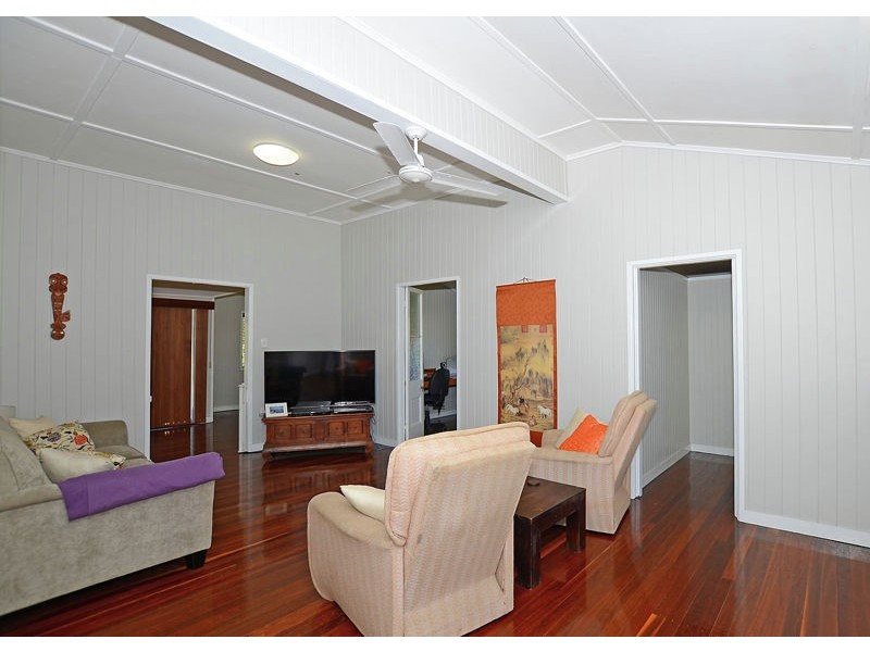 532 Esplanade, Urangan QLD 4655