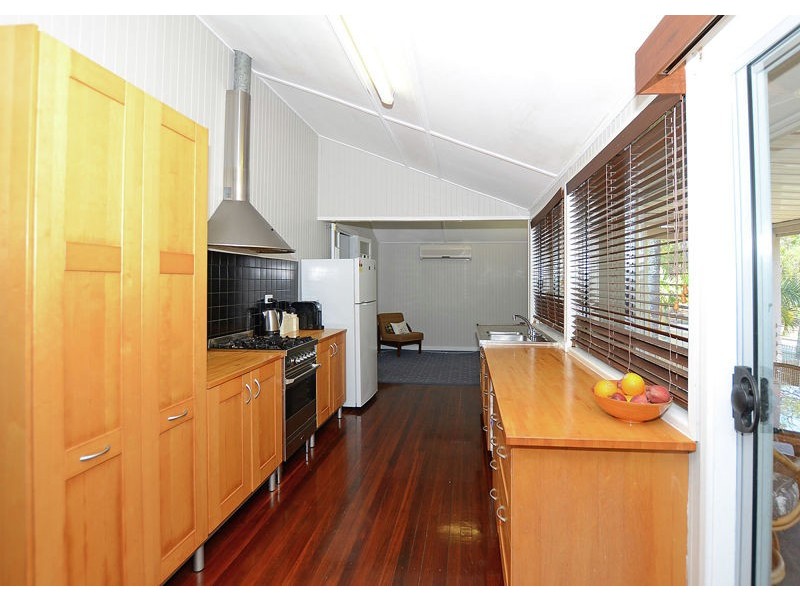 532 Esplanade, Urangan QLD 4655