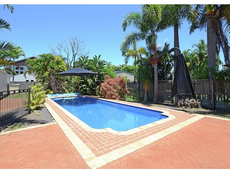 532 Esplanade, Urangan QLD 4655