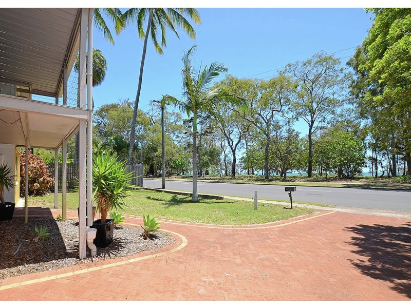 532 Esplanade, Urangan QLD 4655
