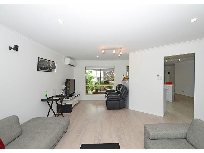 3 Gatakers Lane, Point Vernon QLD 4655