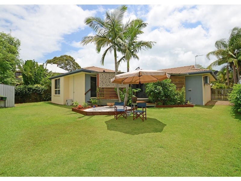 3 Gatakers Lane, Point Vernon QLD 4655