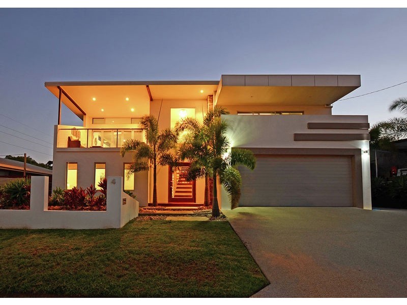 4 Johnston Boulevard, Urraween QLD 4655