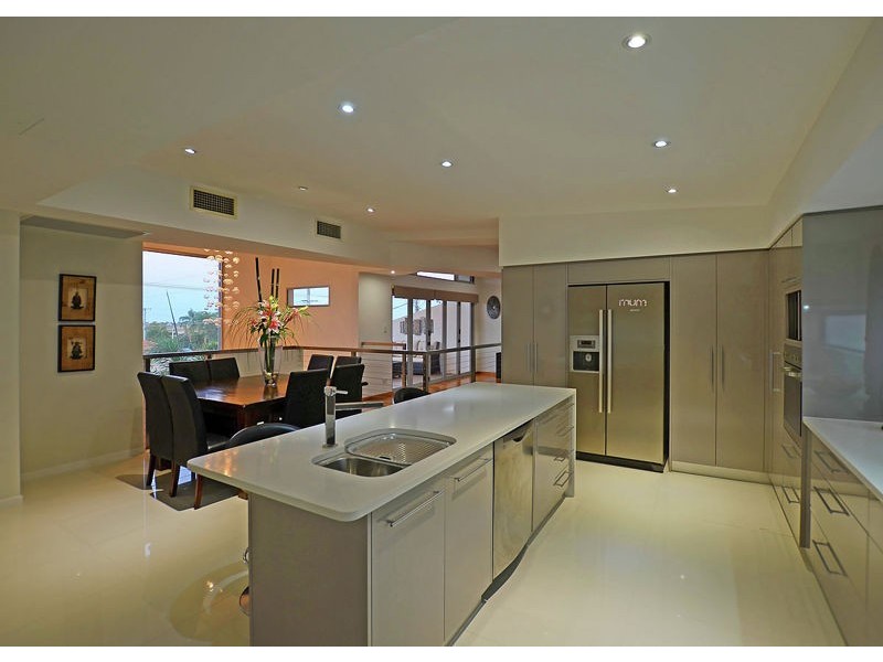 4 Johnston Boulevard, Urraween QLD 4655