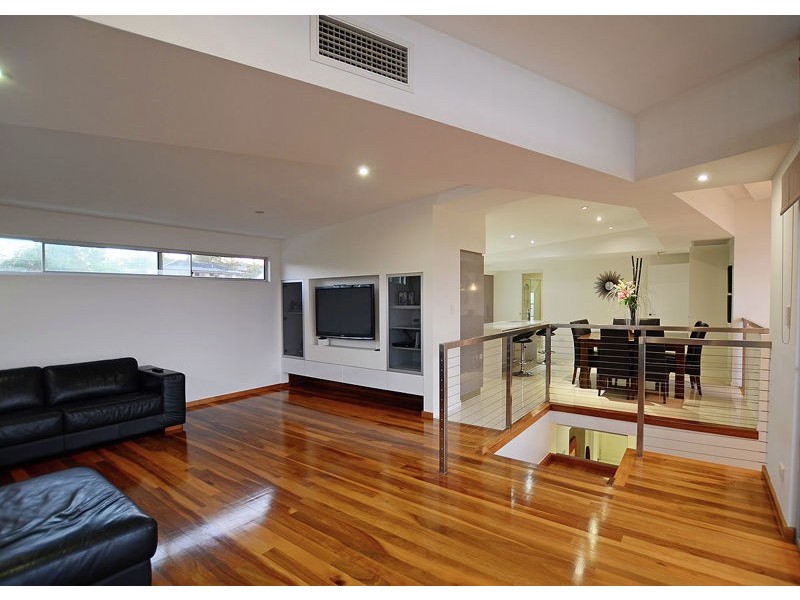 4 Johnston Boulevard, Urraween QLD 4655