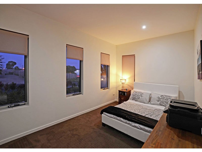 4 Johnston Boulevard, Urraween QLD 4655