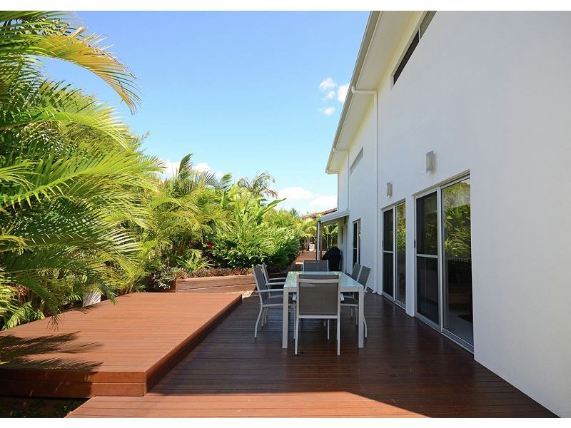 4 Johnston Boulevard, Urraween QLD 4655