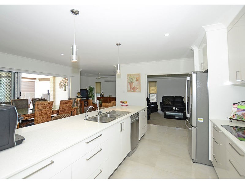 48 Pembridge Circuit, Urraween QLD 4655