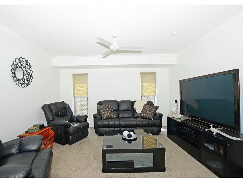 48 Pembridge Circuit, Urraween QLD 4655