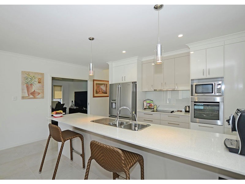 48 Pembridge Circuit, Urraween QLD 4655