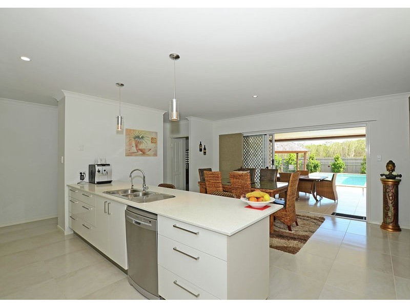 48 Pembridge Circuit, Urraween QLD 4655
