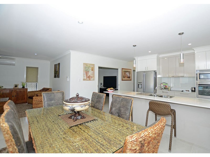 48 Pembridge Circuit, Urraween QLD 4655
