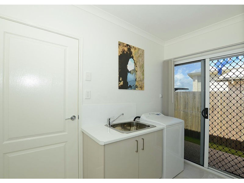 48 Pembridge Circuit, Urraween QLD 4655