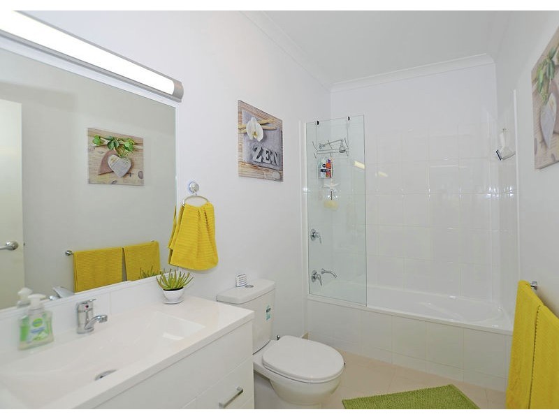 2/64 Cypress Street, Torquay QLD 4655