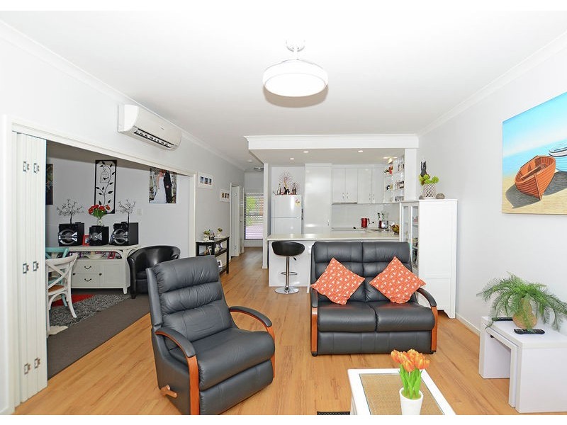 2/64 Cypress Street, Torquay QLD 4655