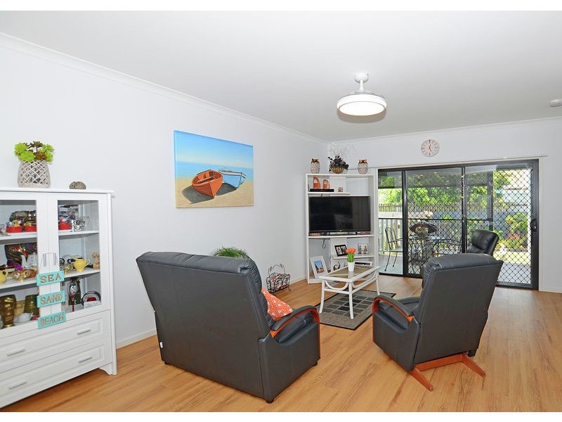 2/64 Cypress Street, Torquay QLD 4655