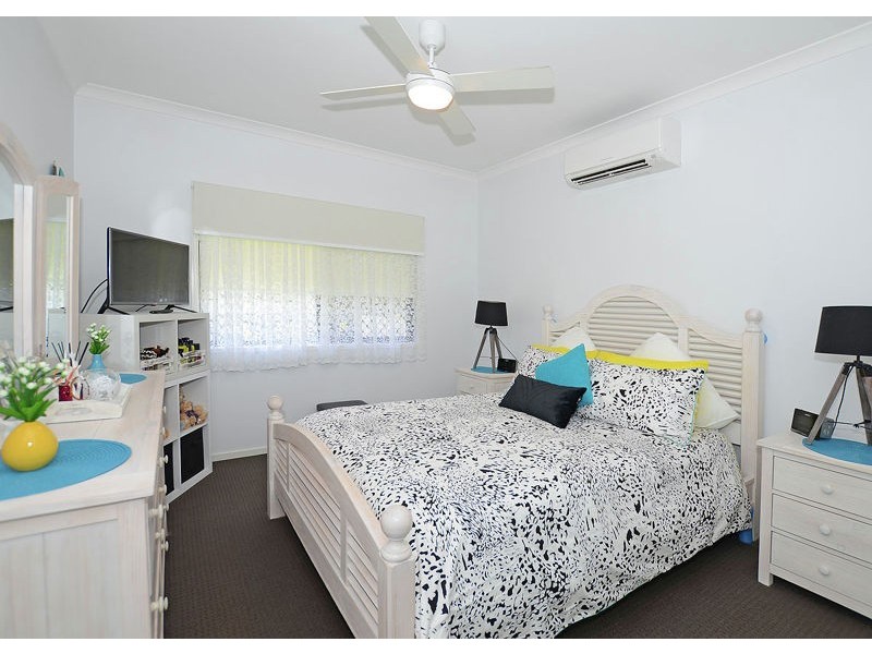 2/64 Cypress Street, Torquay QLD 4655