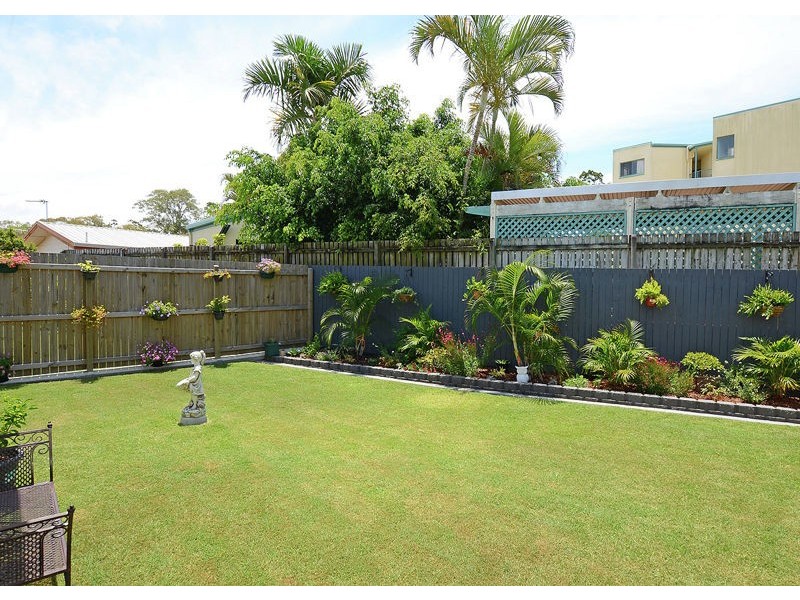 2/64 Cypress Street, Torquay QLD 4655