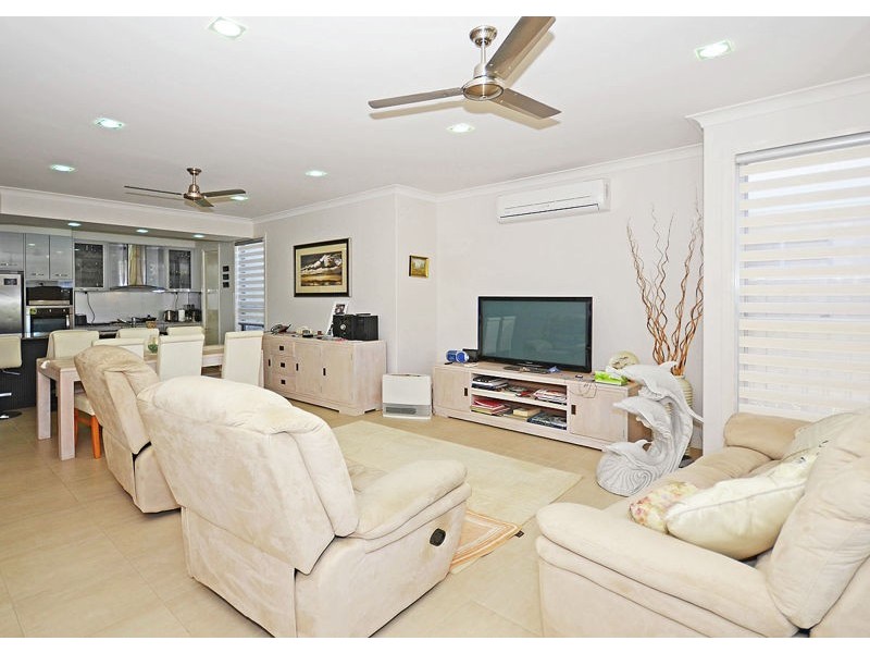 4 Morinda Way, Urraween QLD 4655