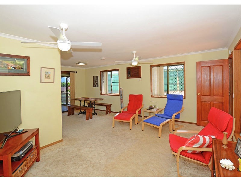 62 Hillcrest Avenue, Scarness QLD 4655