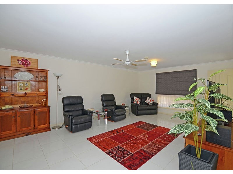 3 Vicki Parade, Torquay QLD 4655