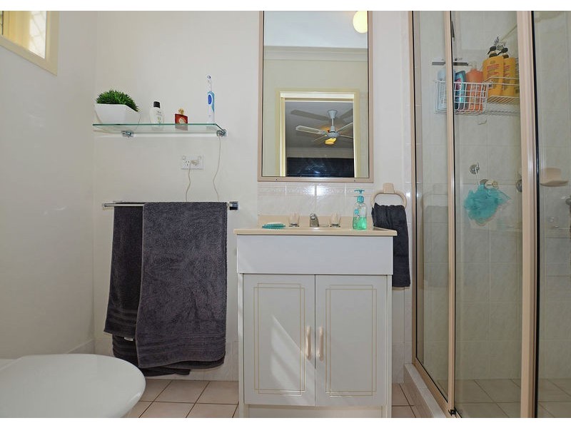 3 Vicki Parade, Torquay QLD 4655