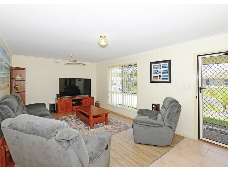 5 Sonder Street, Urangan QLD 4655