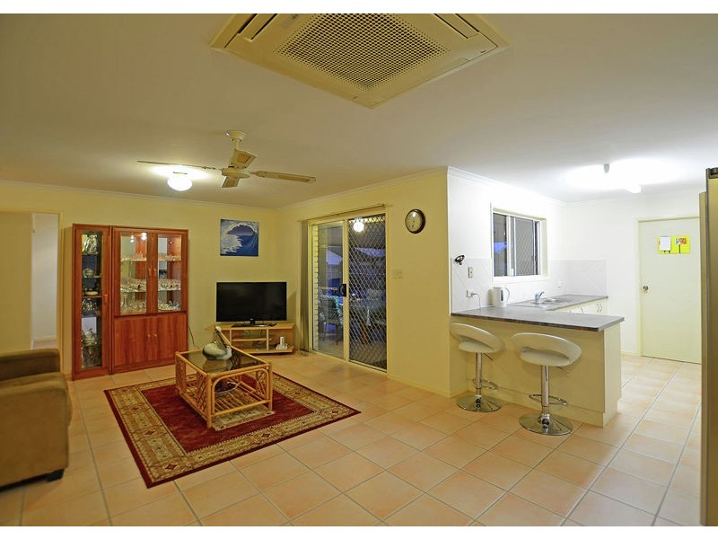 5 Sonder Street, Urangan QLD 4655
