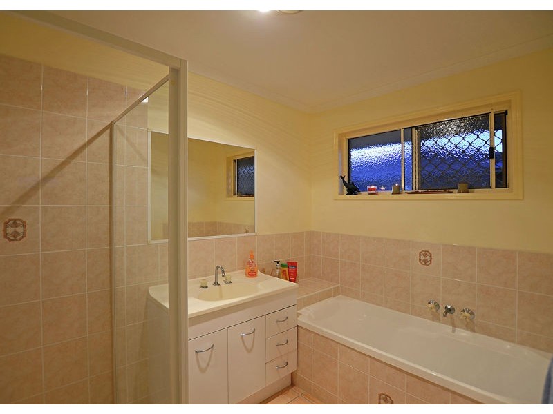 5 Sonder Street, Urangan QLD 4655