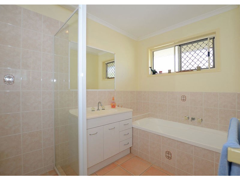 5 Sonder Street, Urangan QLD 4655