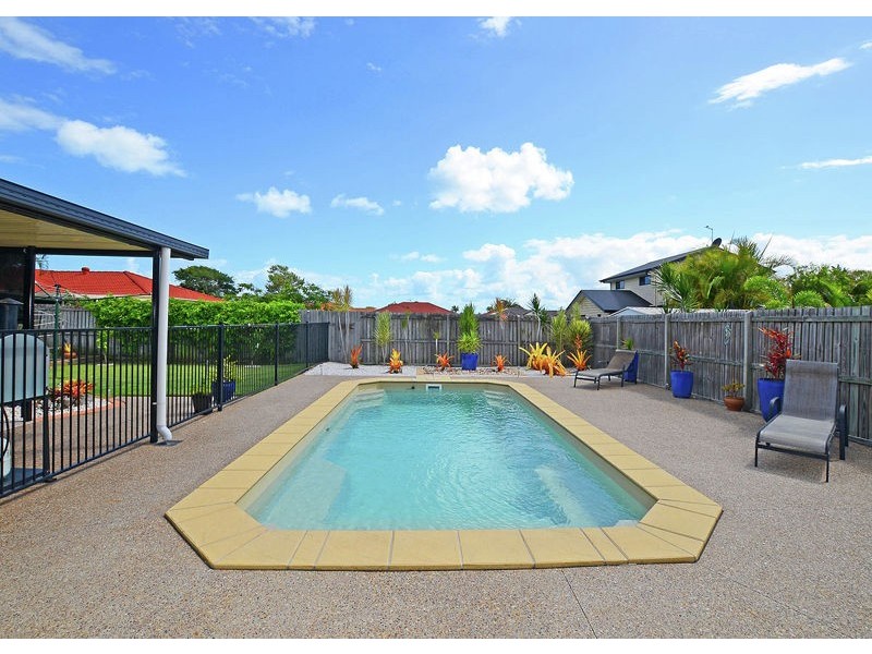 5 Sonder Street, Urangan QLD 4655