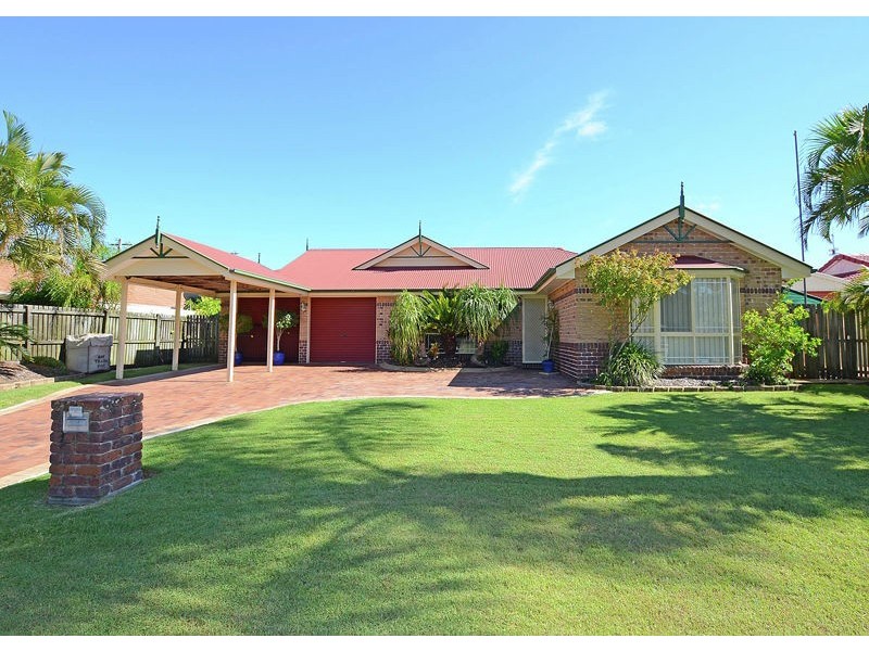 4 Vicki Parade, Torquay QLD 4655