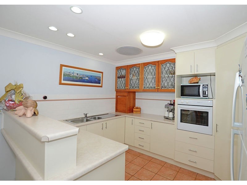 4 Vicki Parade, Torquay QLD 4655