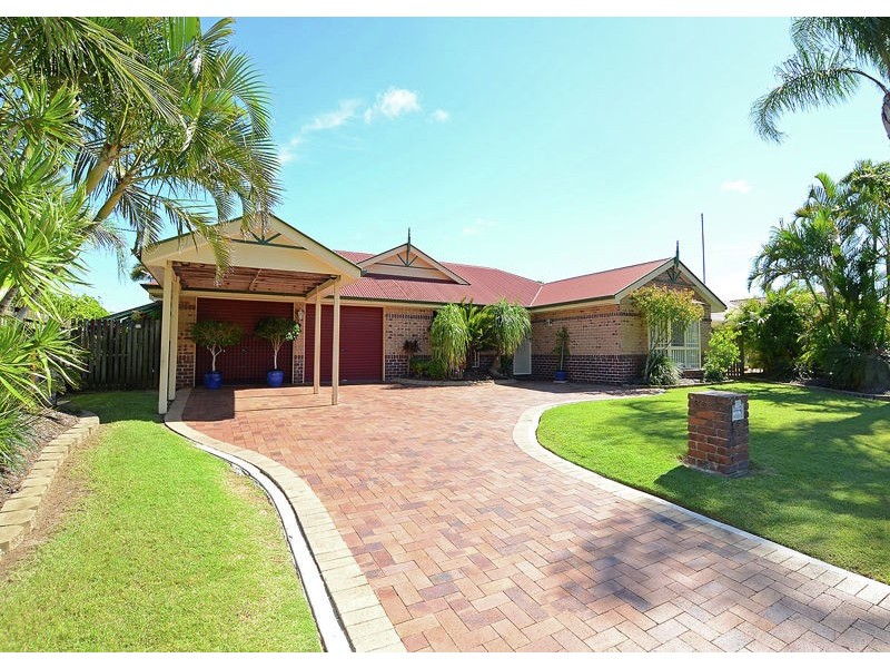 4 Vicki Parade, Torquay QLD 4655