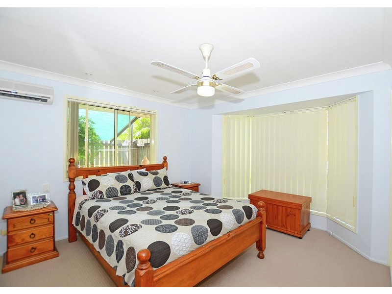 4 Vicki Parade, Torquay QLD 4655