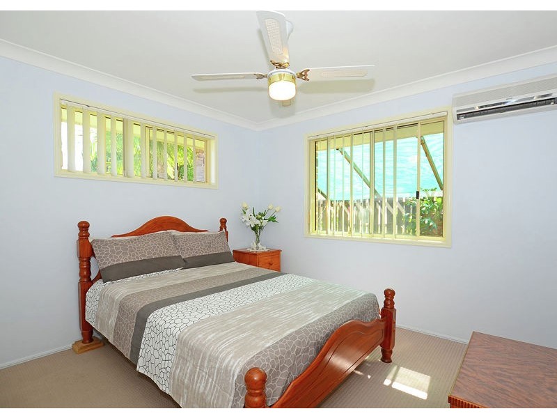 4 Vicki Parade, Torquay QLD 4655