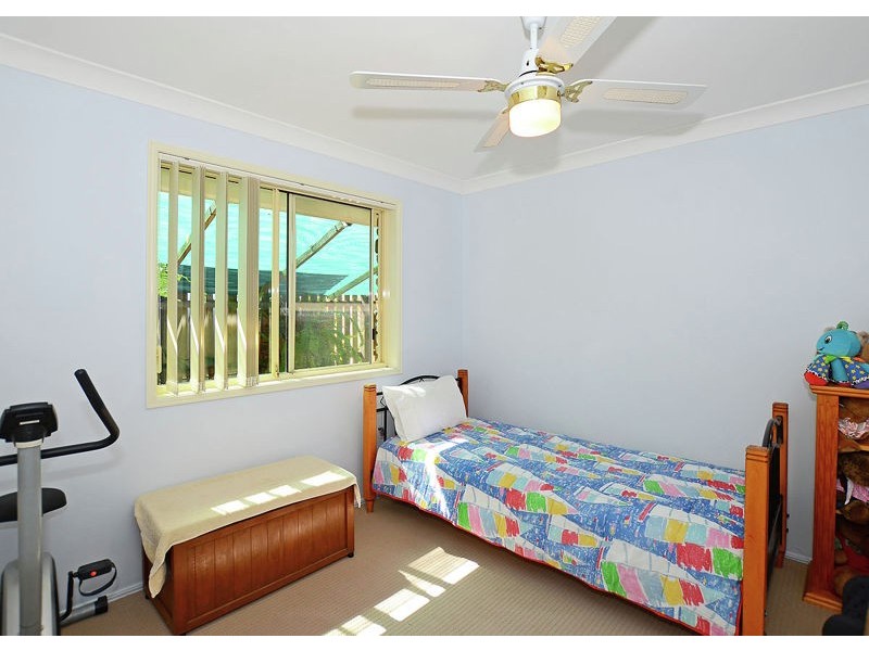 4 Vicki Parade, Torquay QLD 4655