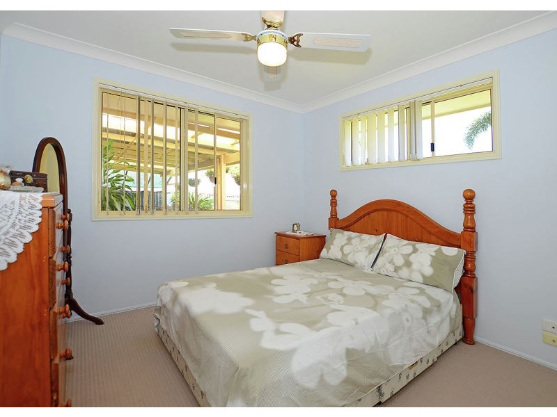 4 Vicki Parade, Torquay QLD 4655