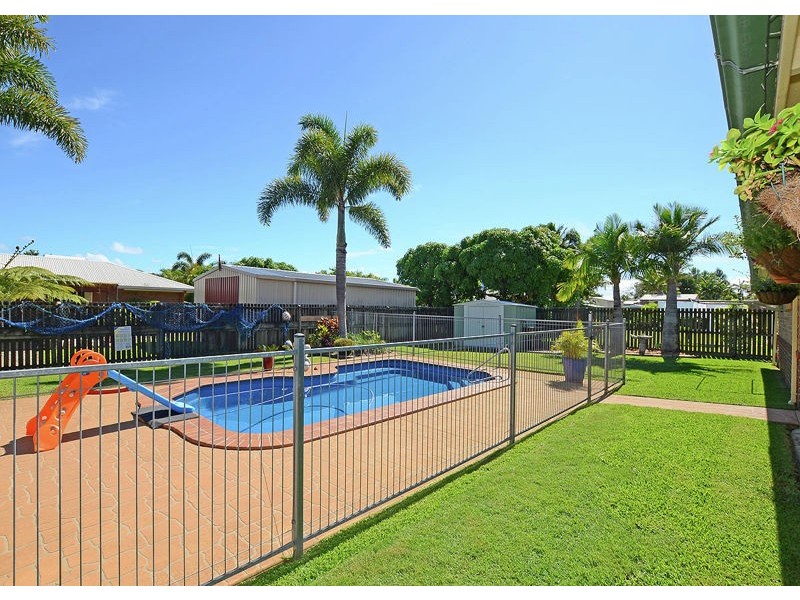 4 Vicki Parade, Torquay QLD 4655