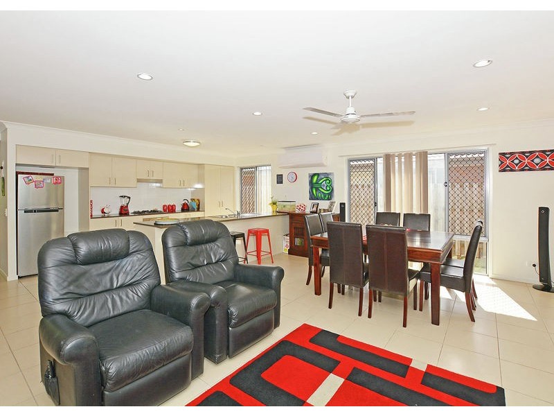 50 Augustus Boulevard, Urraween QLD 4655