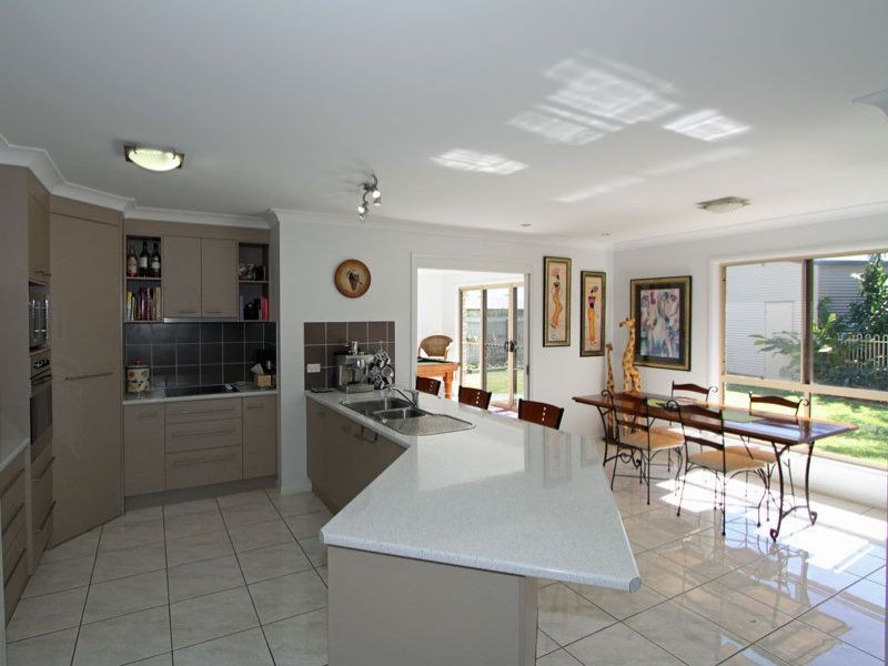 21 Seaside Cct, Toogoom QLD 4655