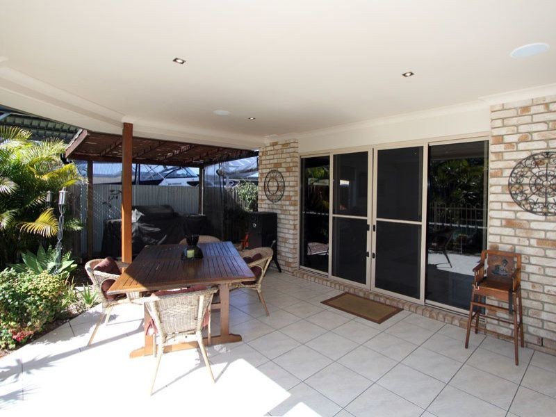 21 Seaside Cct, Toogoom QLD 4655