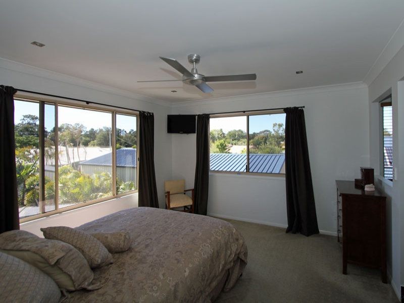 21 Seaside Cct, Toogoom QLD 4655