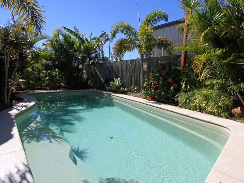 21 Seaside Cct, Toogoom QLD 4655