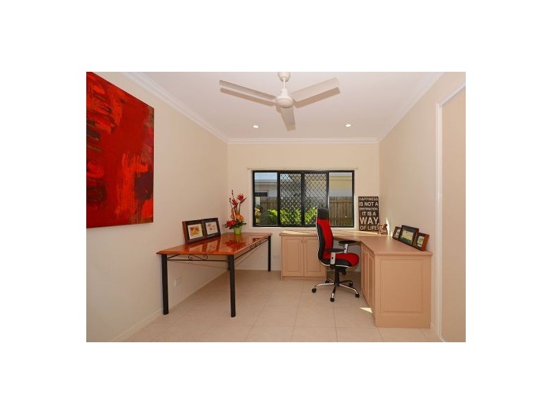 16 Harrison Circuit, Urangan QLD 4655
